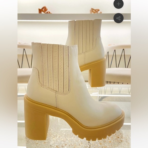 Dolce Vita Ivory Leather Caster H20 Boot. Size 9 1/2. NWT with box. - Picture 2 of 4